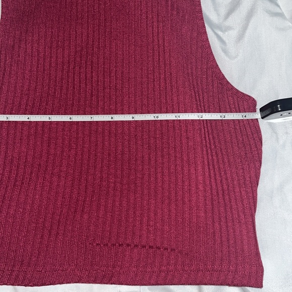 Vest only….maroon ribbed vest. - Picture 4 of 6